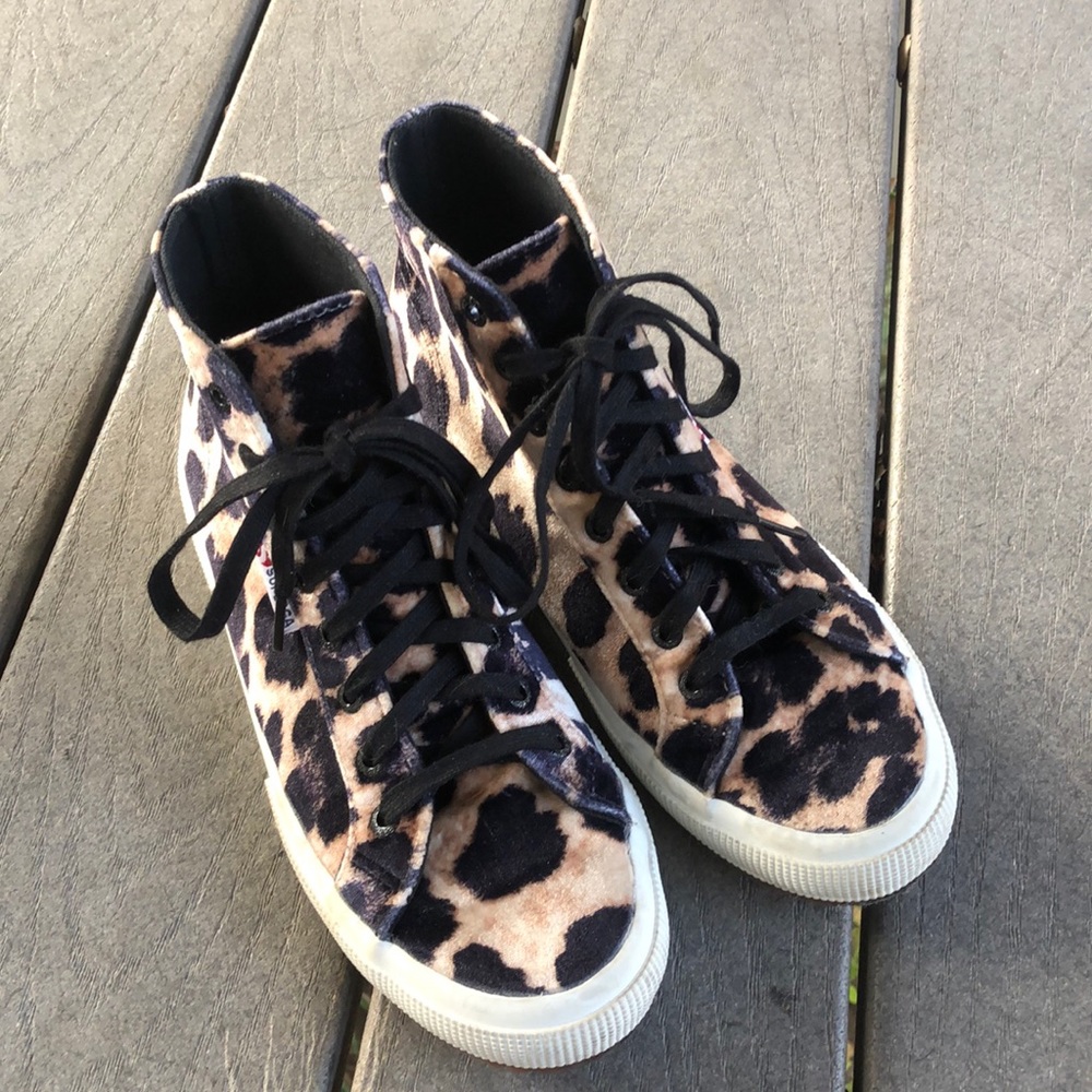 Superga High Tops 🖤